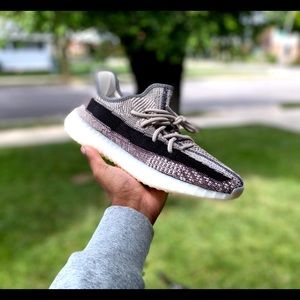 *BRAND NEW* Yeezy Boost 350 v2 Zyon